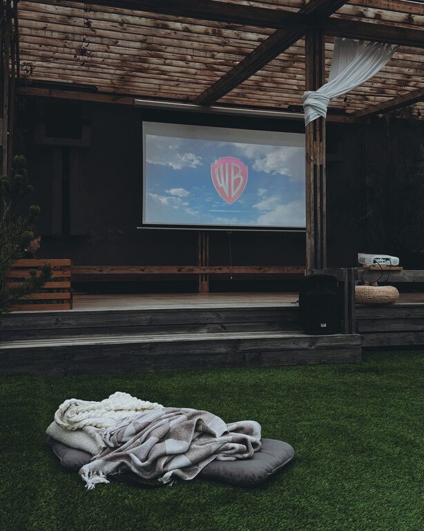 Cozy Movie Night at Home: Tips for the Perfect Relaxing Evening